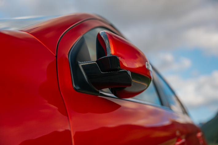 Power-folding side mirrors on the RVR