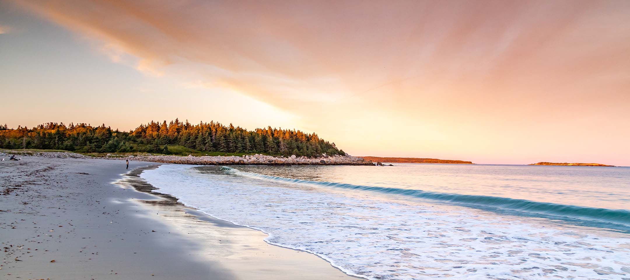 7 Unforgettable Beach Day Trips in Nova Scotia | Mitsubishi Canada