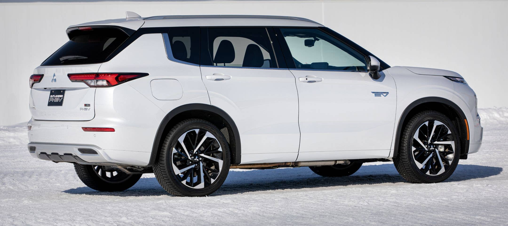 A white Outlander PHEV 